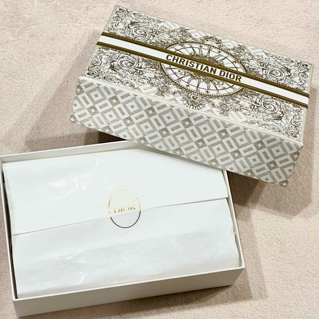 DIORクリスチャンディオール2024ホリデーギフト 【公式通販】