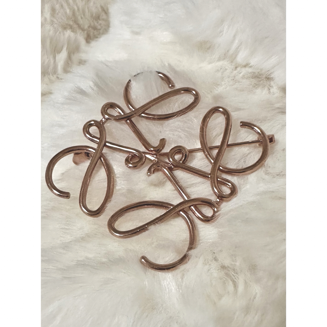 LOEWE オンライン ブローチ ローズゴールド ロエベ ブローチ