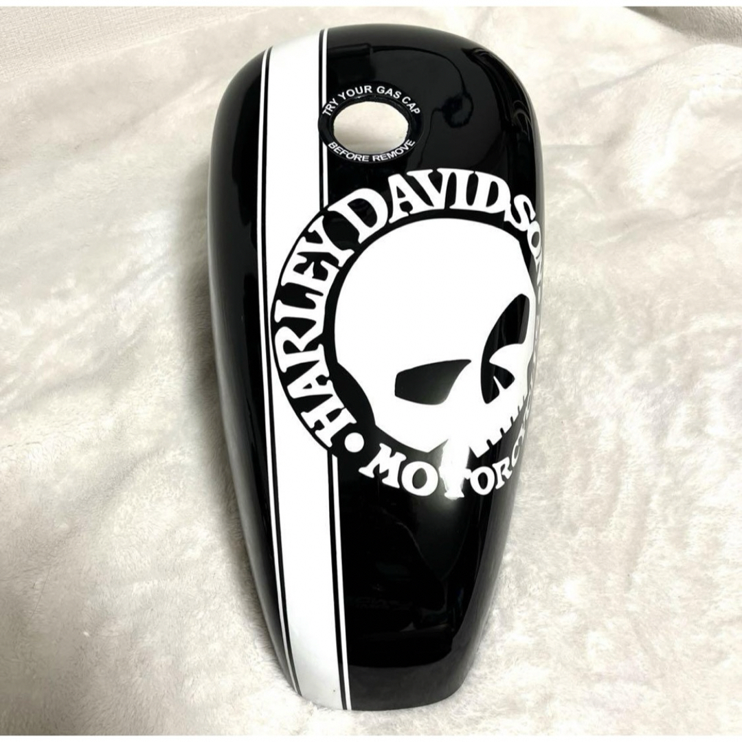 サイモンカスタム社製タンクカバーXL883N / XL1200NS など