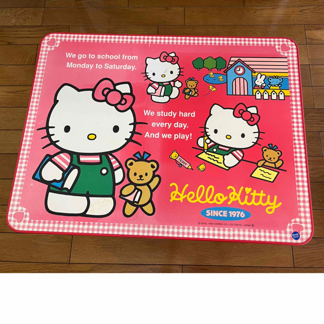 希少レア当時物【大人気】ハローキティ 折りたたみテーブル ダイカット