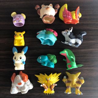 ポケモン - 初期ピカチュウポケモンキッズソフビ指人形12体の通販 by