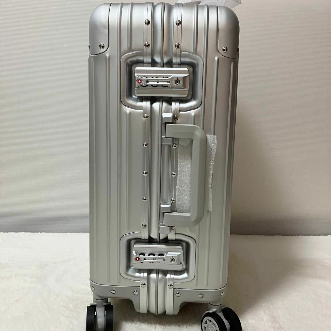 非売品 メルセデスベンツ スーツケース シルバーキャリーケース 4輪