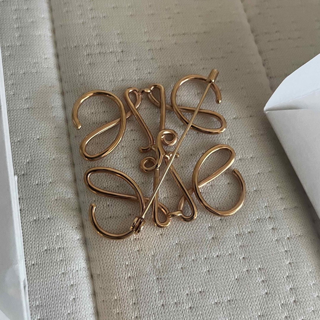 LOEWE オンライン ブローチ ローズゴールド ロエベ ブローチ