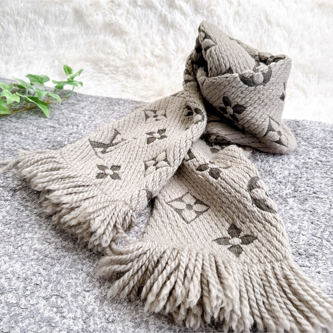 LOUIS VUITTON ロゴ入りマフラー グレージュ LOUIS VUITTON ルイ