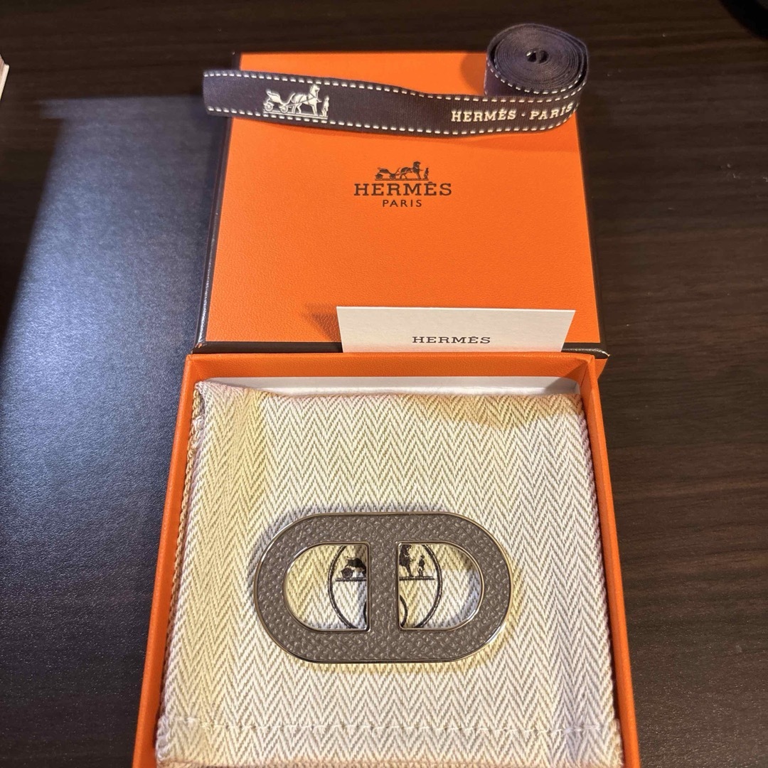 エルメス シェーヌダンクルブローチ エタン