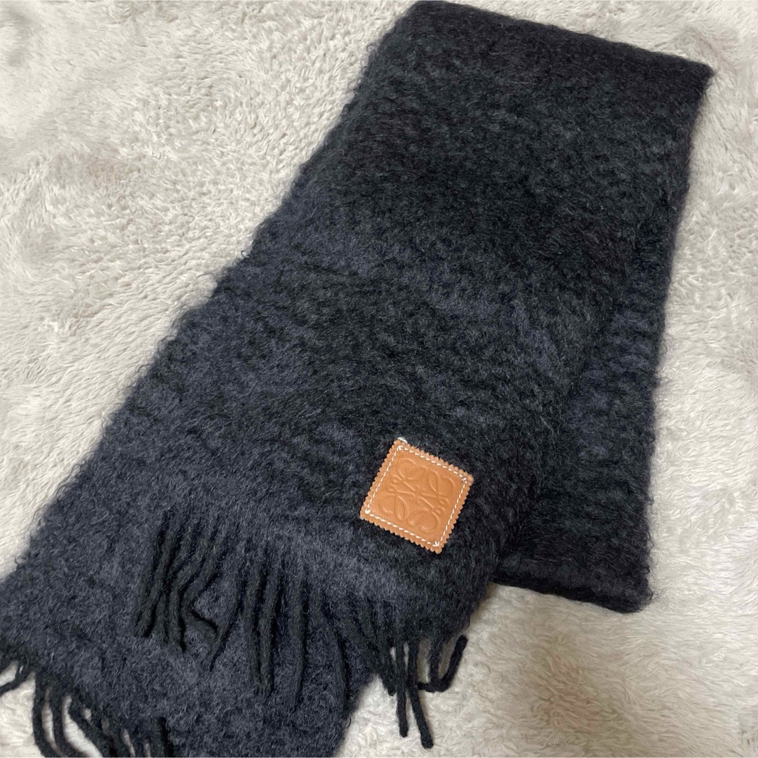 LOEWE 黒 マフラータグあり
