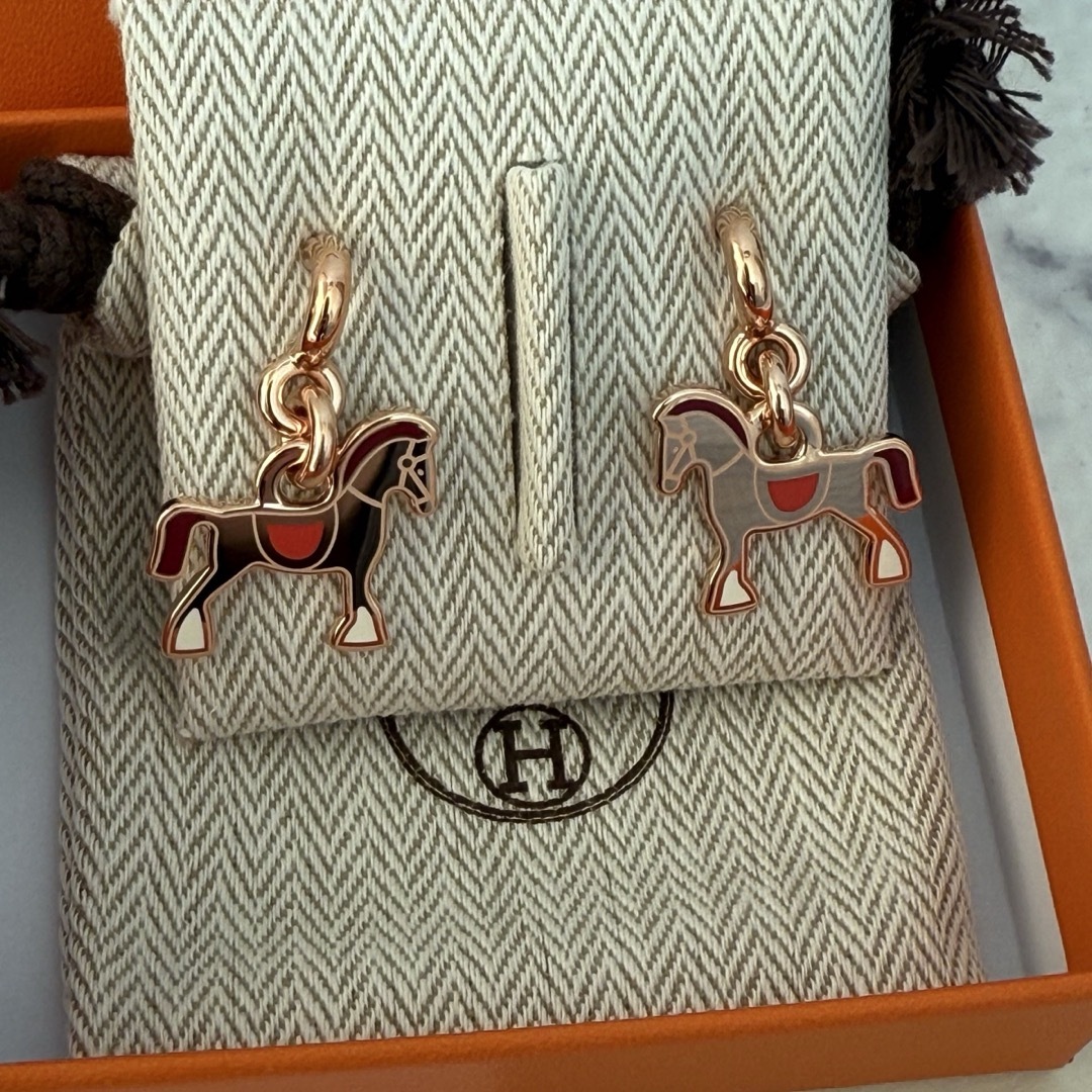 エルメスピアスシュヴァル・グランド・パラードゴールド馬チャーム新品