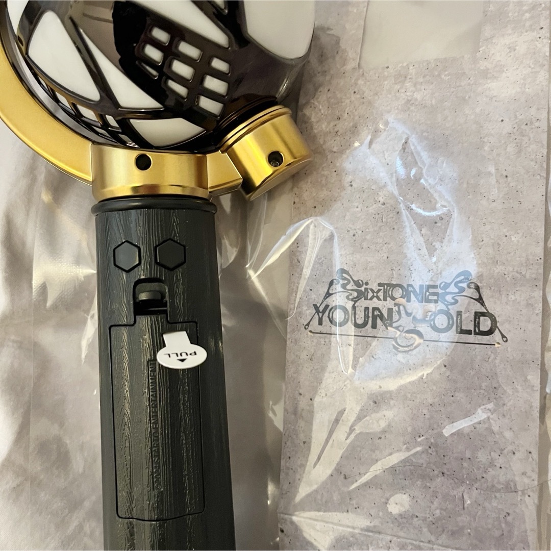 YOUNG おもちゃ SixTONES ライブグッズ YOUNGOLD トレーナー ペンライト