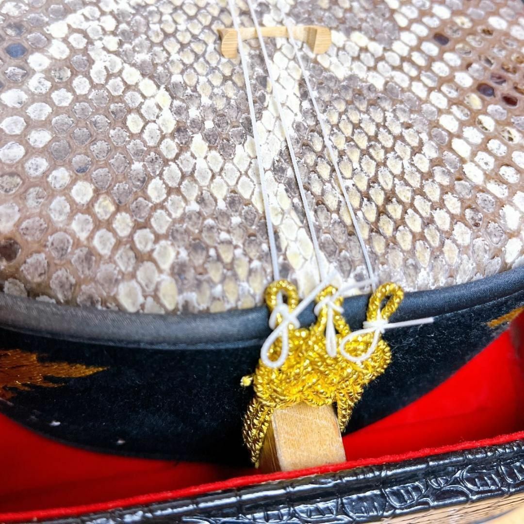 ジ*ニ様 三線本体 ヘビ皮製 専用ケース付き 古い 補修あり ジ*ニ様