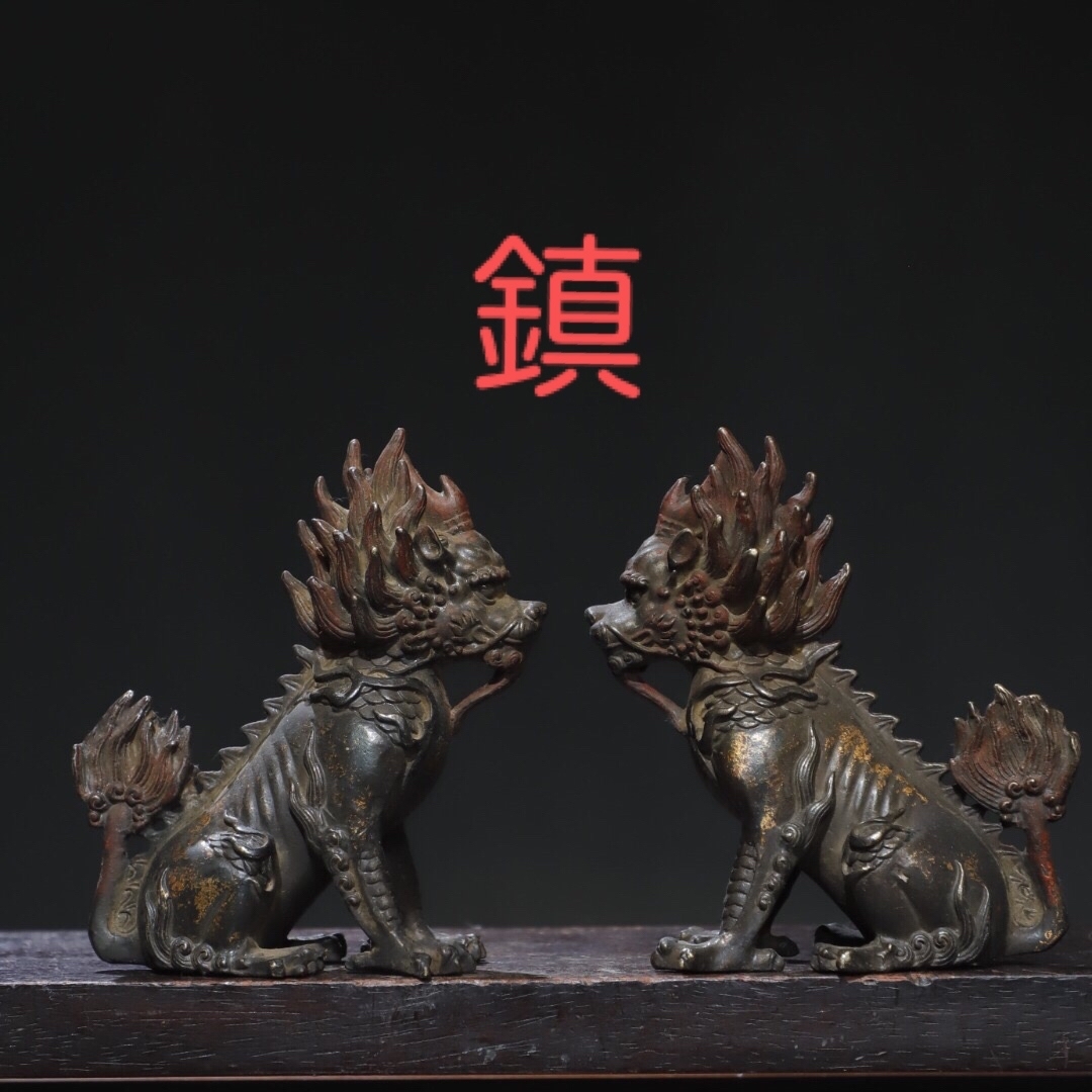 中国 玉石碧玉彫刻 神獣形 飾壷 置物 唐木台付 U R8768 中国