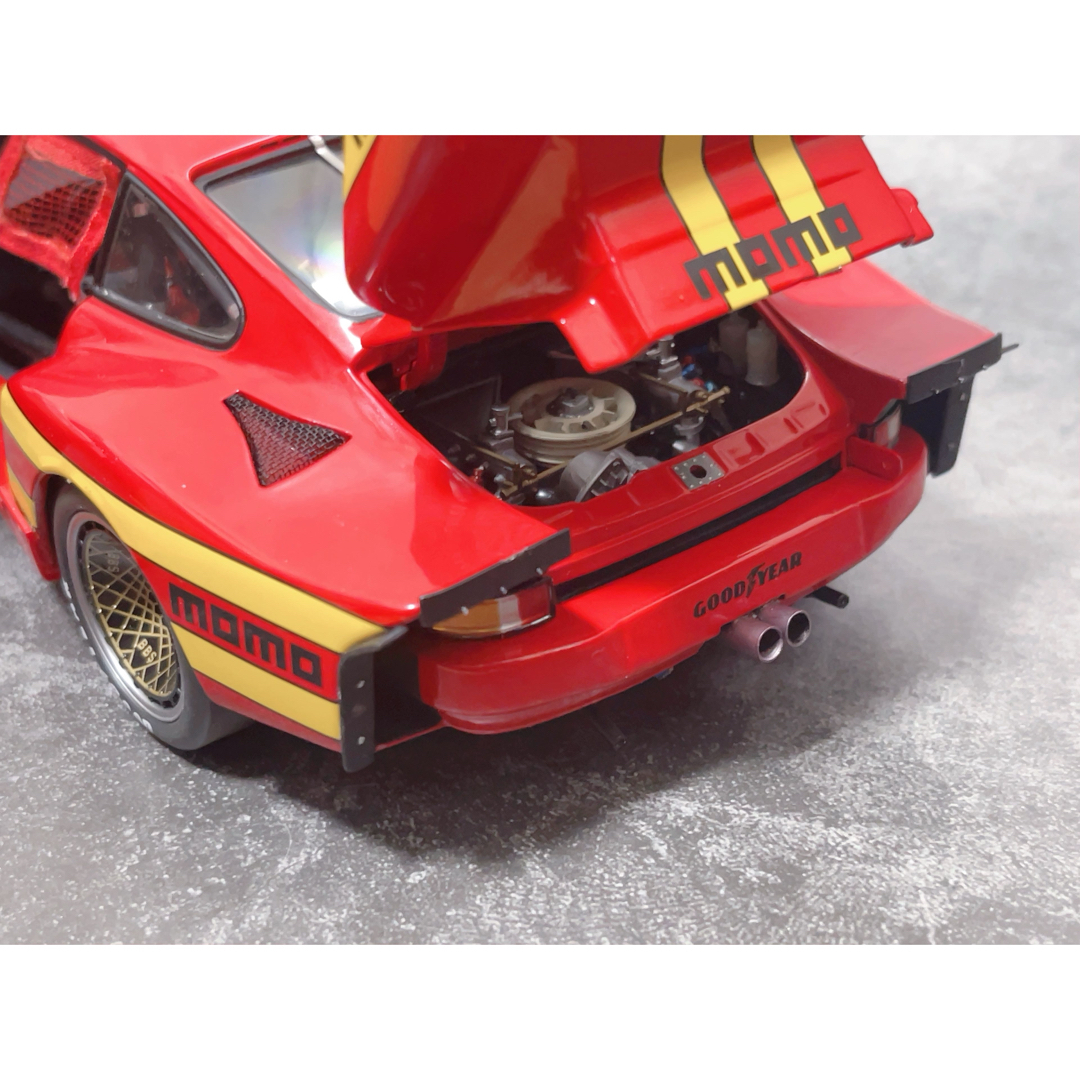 1/18 エグゾト ポルシェ 935 ツインターボ MOMO IMSA