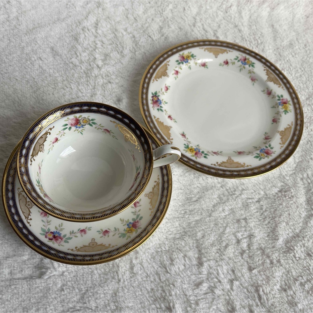 Wedgwood アンティーク 金彩華装飾紋トリオセット