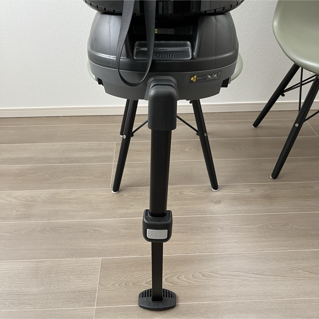 コンビ クルムーヴ アドバンス ISOFIX エッグショック