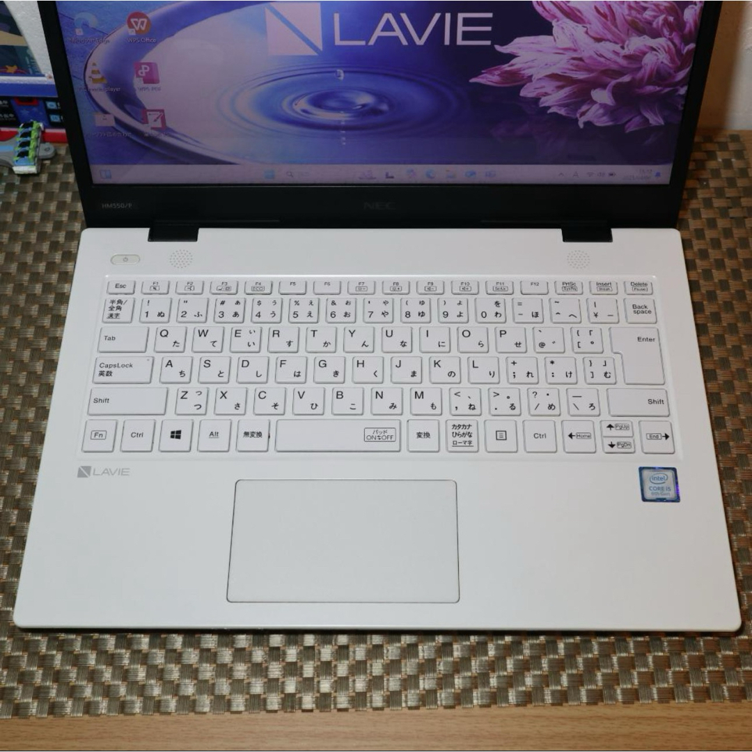 美品Win11小型＆軽量！公式対応8世代Corei5/メ8/SSD/無線/カメラ