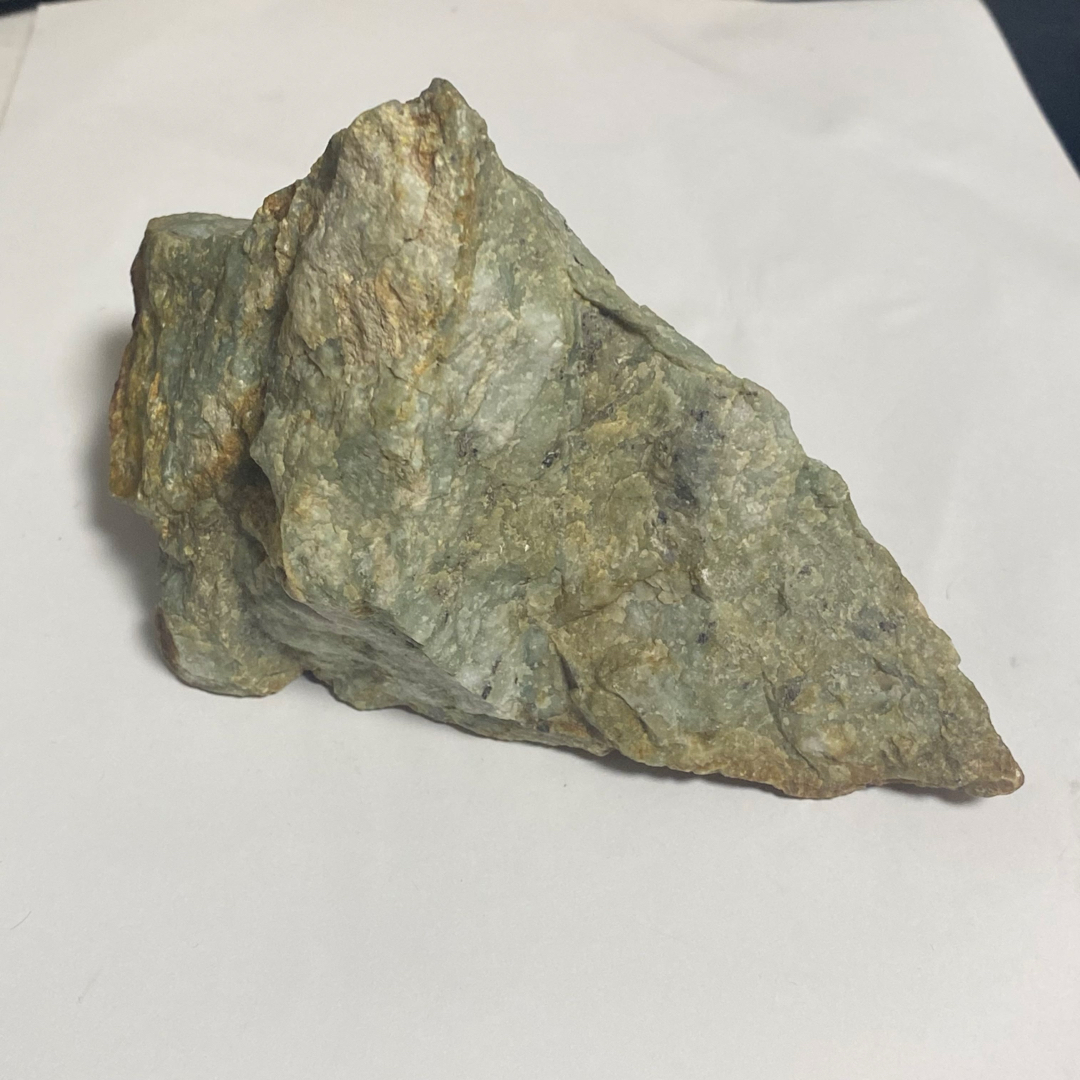 希少品鳥取県若桜翡翠原石皮付き特大765g