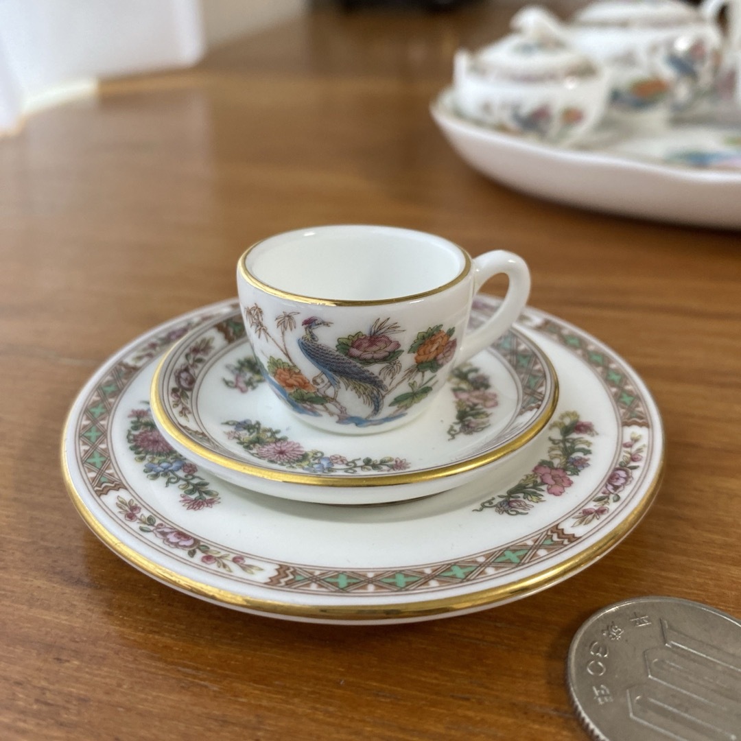 セール ウェッジウッド 黒壺 クタニクレーン ミニチュアティー