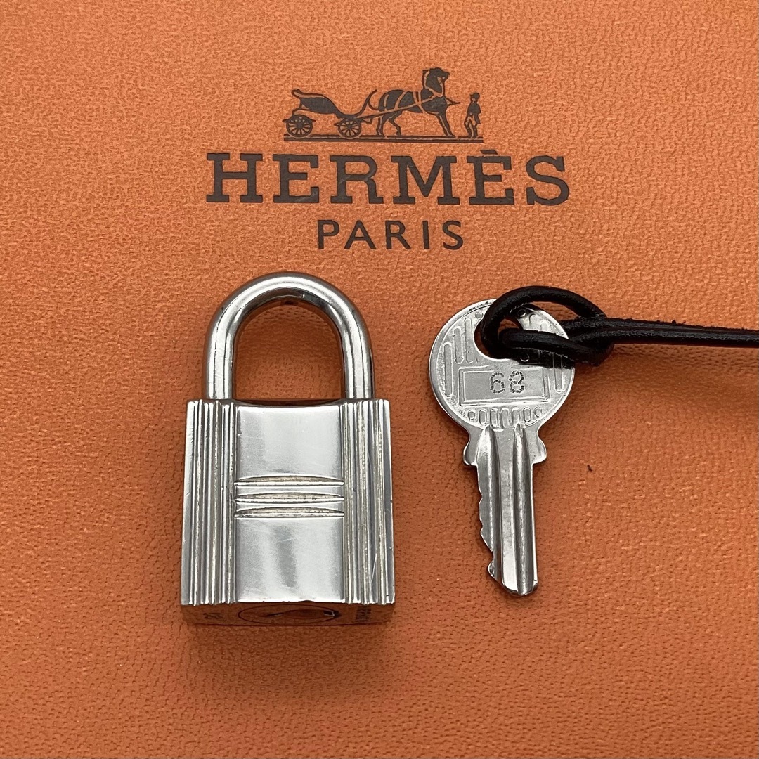 極美品 エルメス カデナ パドロック 南京錠 鍵 no.68 シルバー #650