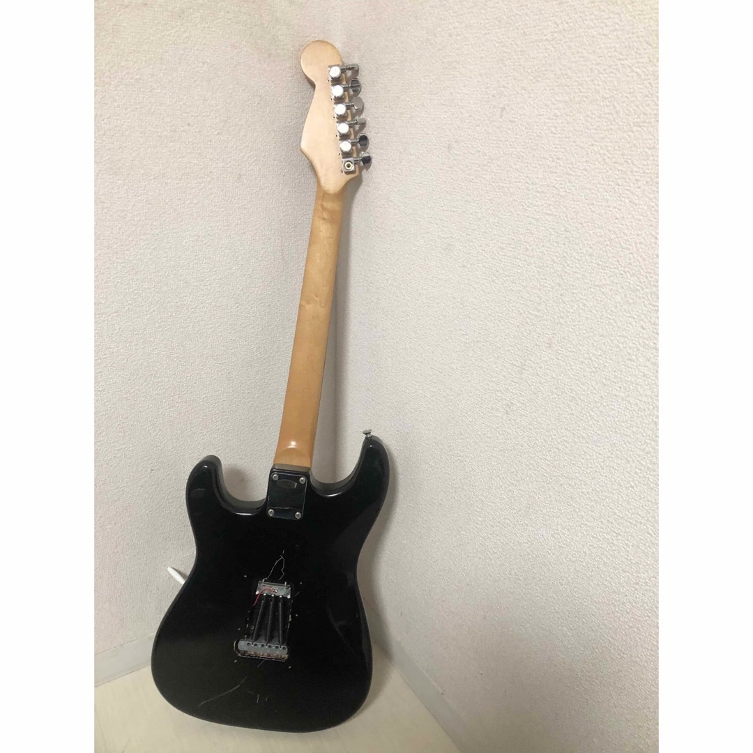 メーカー 詳細不明 ストラトタイプ エレキギター 3ハムバッカー搭載