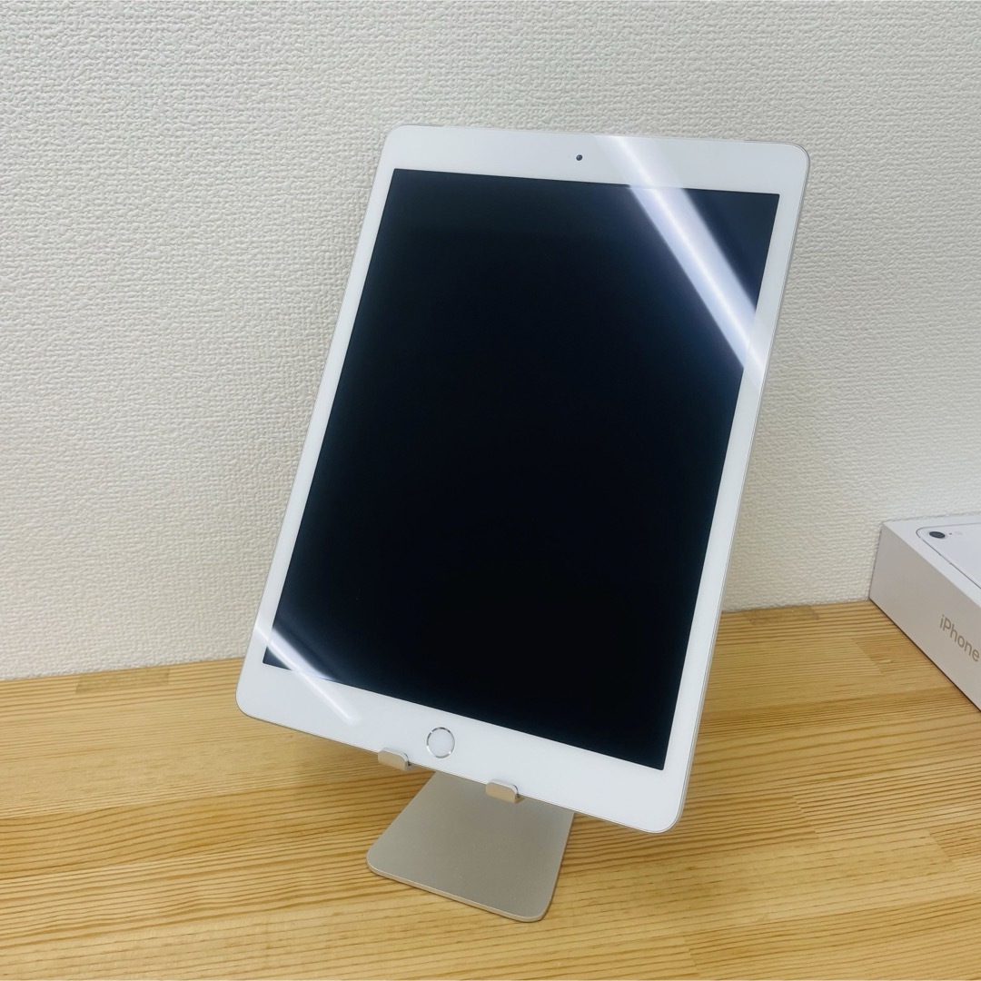 A iPad 8 第8世代 32 GB SIMフリー シルバー 本体 注文 iPad 8th WiFi