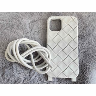 BOTTEGA VENETA（iPhoneケース ・ ホワイト/白色系）のフリマアイテム一覧