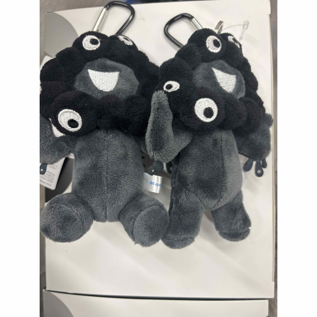 大阪関西万博 会場限定 黒ミャクミャク カラビナ付 立ち 座り 2個
