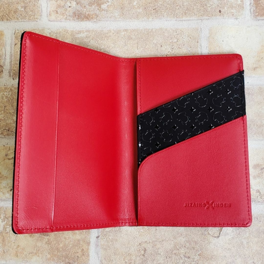 未使用 印傳屋 JIZAING✕INDEN ドコモダケ 鹿革 パスポートカバー