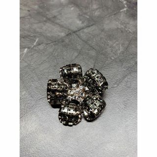 FOXEY（ブローチ/コサージュ）のフリマアイテム一覧