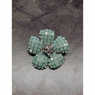 FOXEY（ブローチ/コサージュ）のフリマアイテム一覧