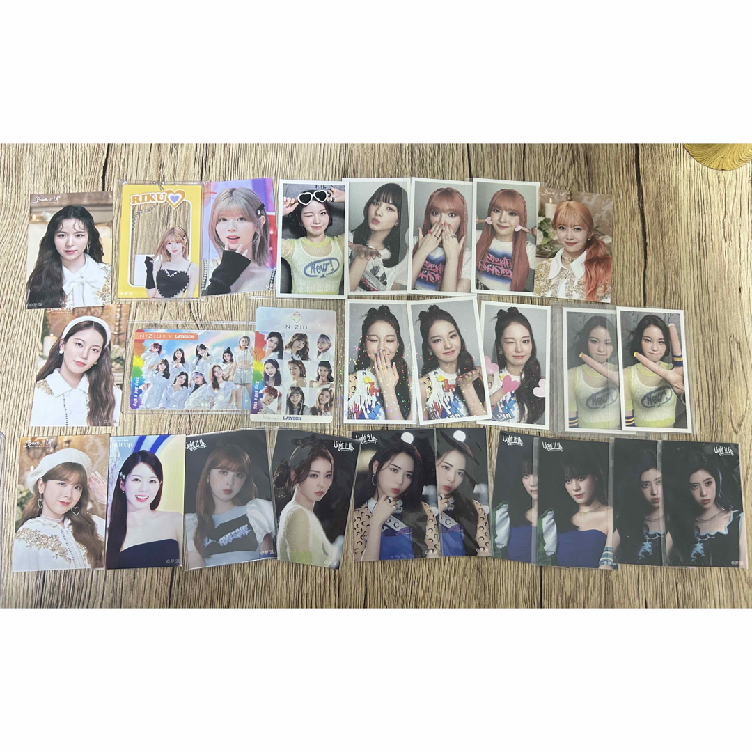 NiZiU グッズまとめ売り NiziU Official Website