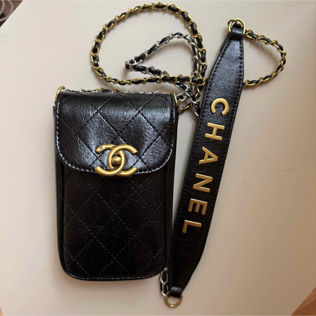 シャネル ノベルティ スマホショルダーブラックレザー キルティング