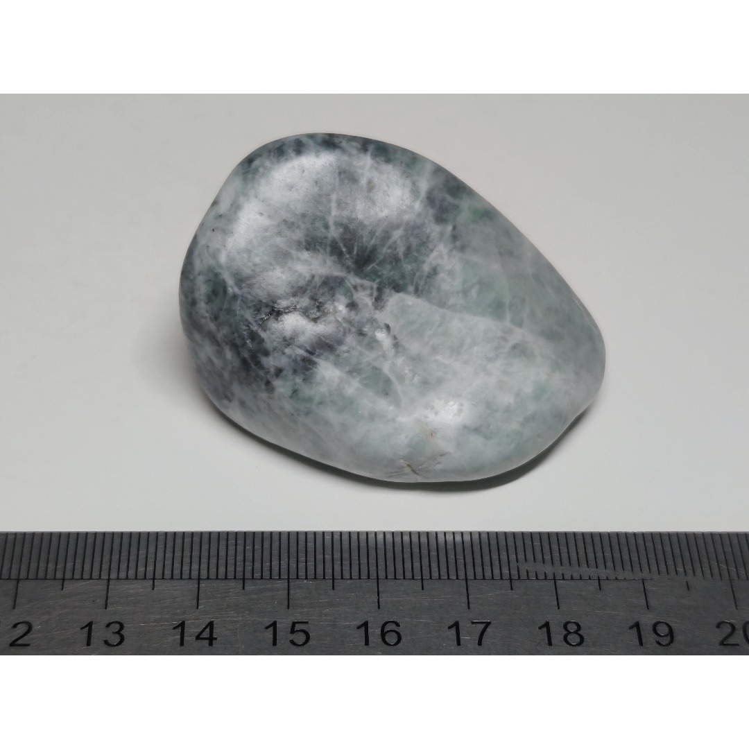 糸魚川77 翡翠 88g ヒスイ 原石 鑑賞石 自然石 誕生石 鉱物 鉱石 水石