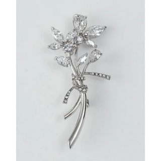 未使用✨フォクシー ラインストーン フラワーモチーフ 花 ブローチ 冠