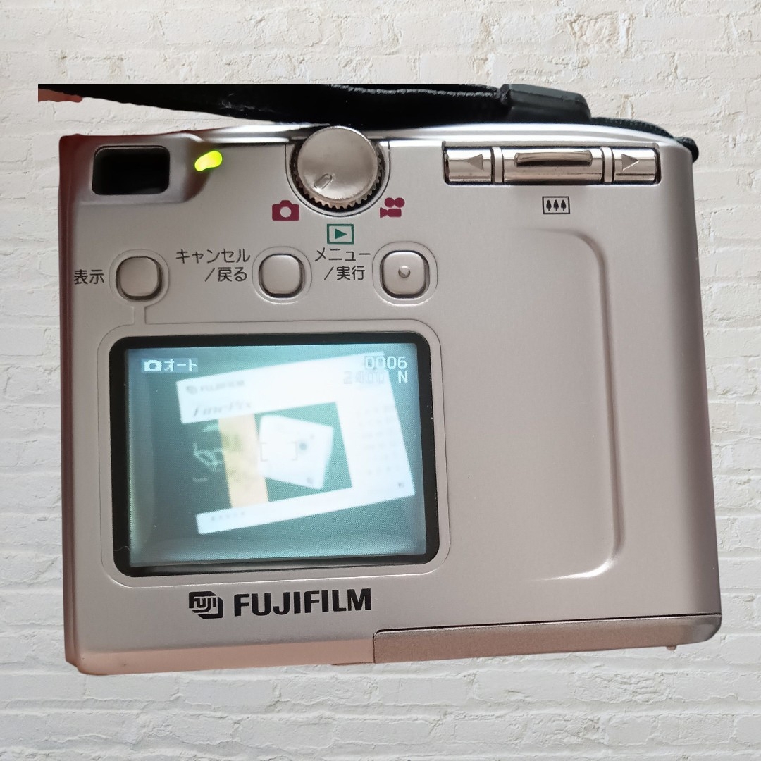 FUJIFILM FinePix 40i デジタルカメラ 箱付き、通電確認済み FUJIFILM