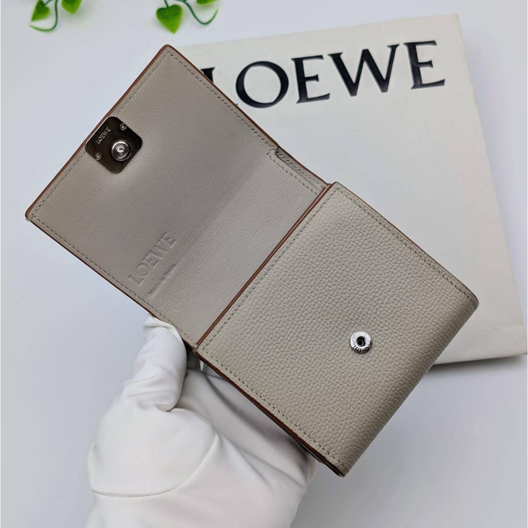 ロエベ 二つ折り財布 アナグラム コンパクト フラップウォレット