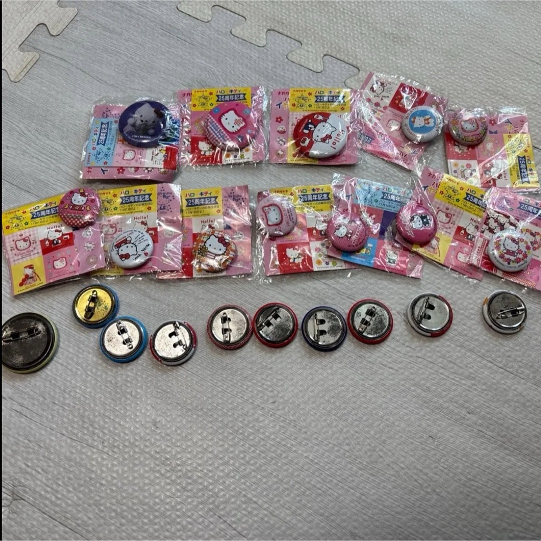 平成レトロキティ缶バッジ22個シール付き 平成レトロキティ缶バッジ22個
