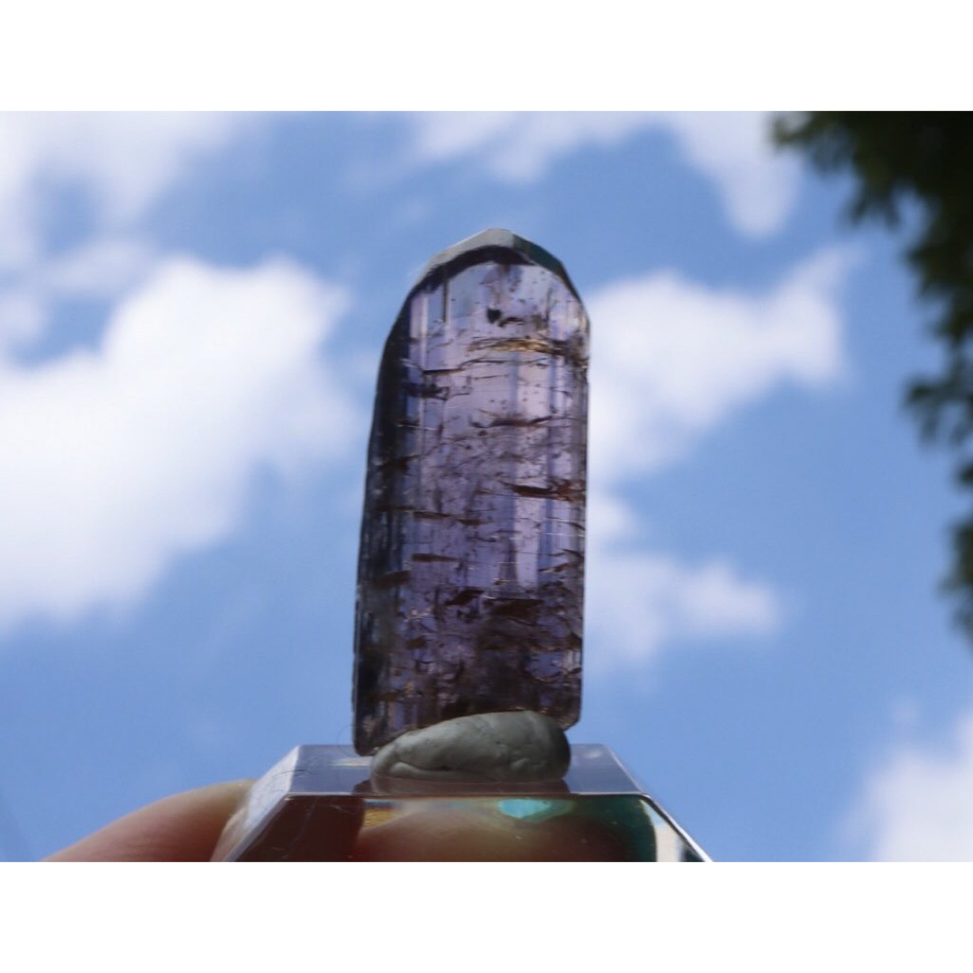 25808) タンザニア産 非加熱 タンザナイト 鉱物標本 原石