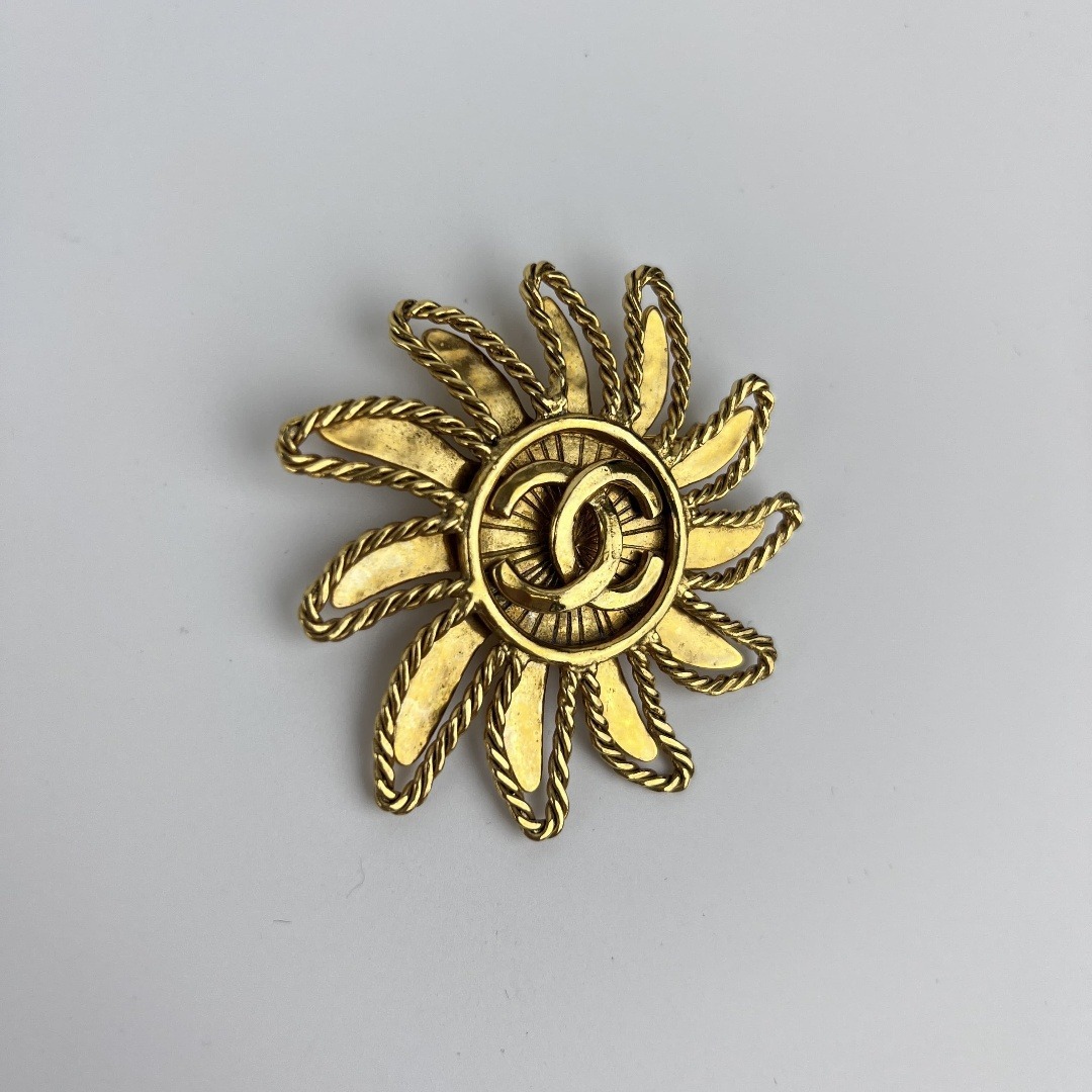 シャネル ブローチ ココマーク 太陽 ヴィンテージ 94A ゴールド CHANEL