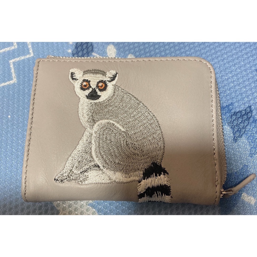美品 sampo×ear ワオキツネザル/レザー刺しゅう折り財布