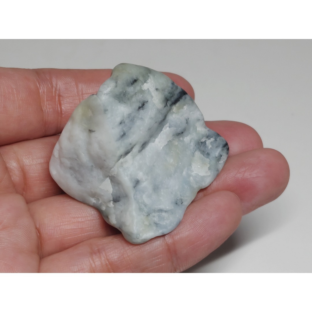 糸魚川⑬ 翡翠 65g ヒスイ 原石 鑑賞石 自然石 誕生石 鉱物 鉱石 水石