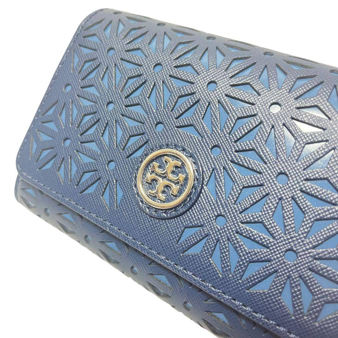 新品 ToryBurch 三つ折り財布パンチングレザー 花柄カットワーク