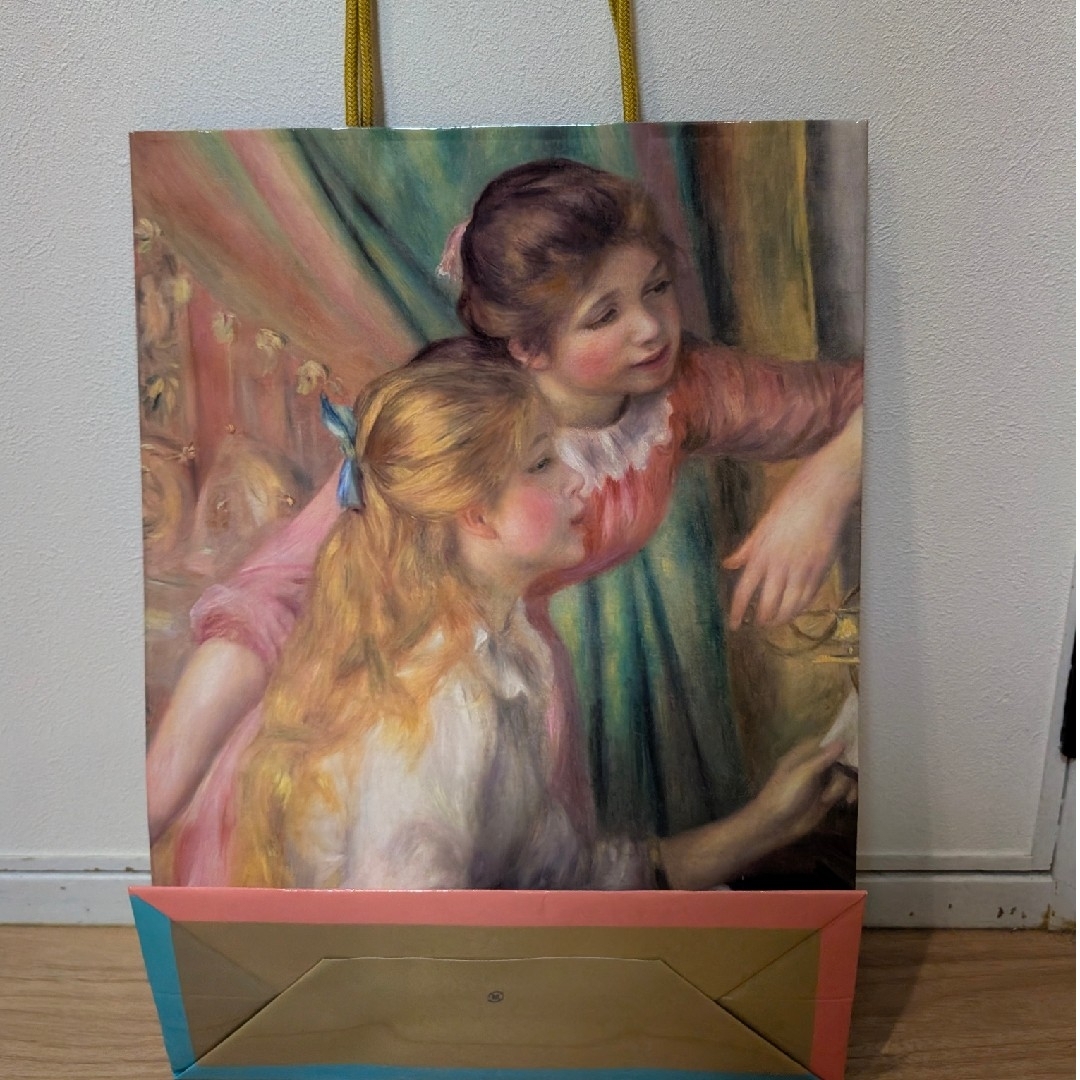 印象派ルノワール 紙袋 1点＋フェイラー ハンカチ2枚 ピンク、ブルー