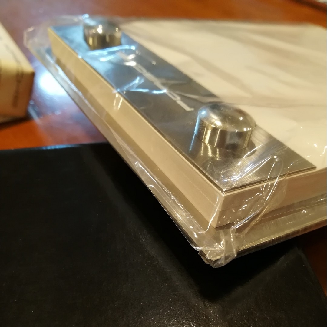 ✨PORSCHE ポルシェ 重厚感あるステンレス台のメモ帳