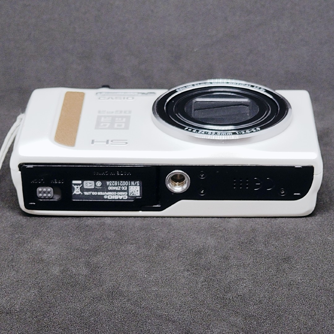 レア ビックロ限定】CASIO EXILIM EX-ZR400 ホワイト
