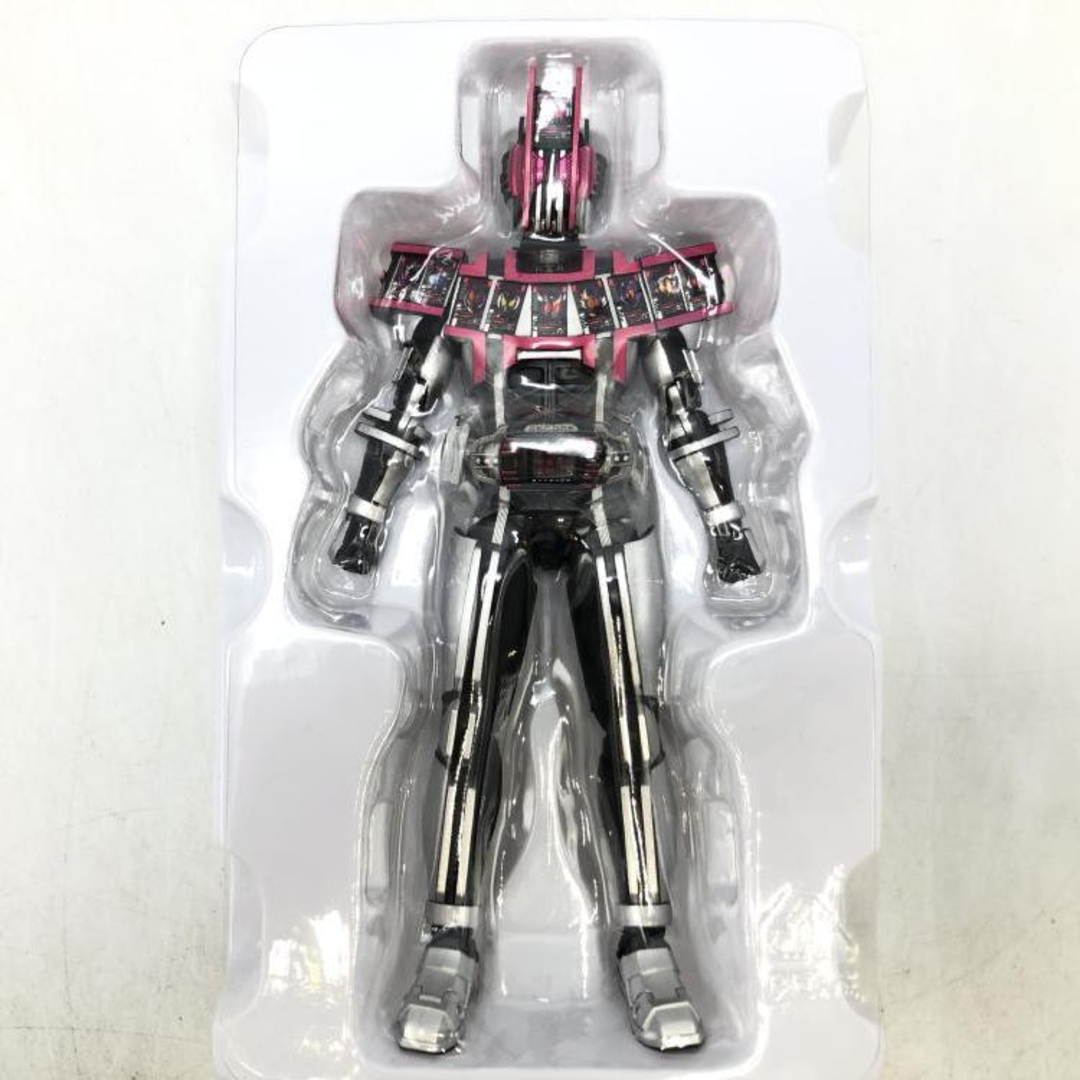 中古】S.H.Figuarts (真骨彫製法) 仮面ライダーディケイド