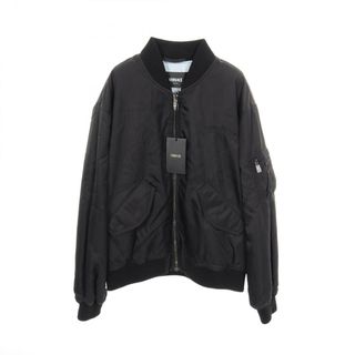 VERSACE（ブルゾン）のフリマアイテム一覧