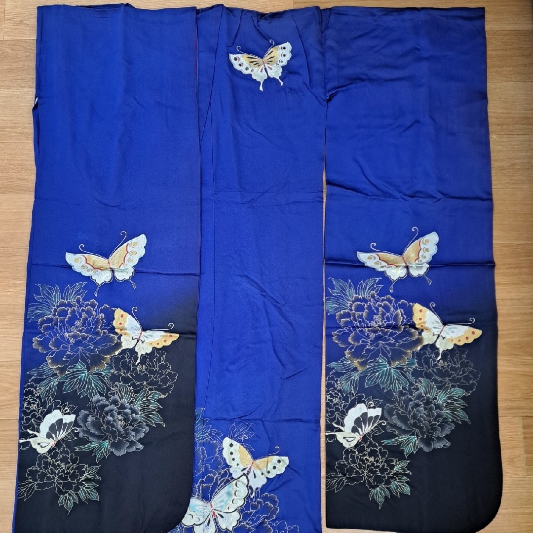 今大変お得な 正絹振袖セット 濃ブルー地金彩蝶柄 成人式