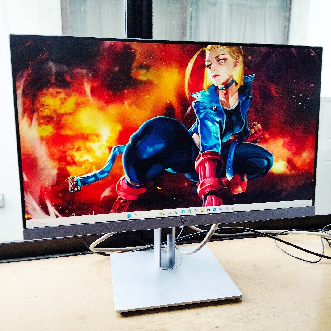 ほぼ新品！Win11高年式2023！メ8G/SSD/フレームレス/無線/カメラ