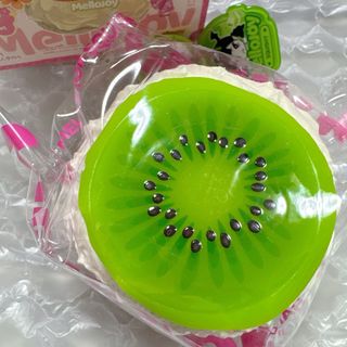 Mellojoy メロジョイ スクイーズ クリームまみれ大福 キウイの通販 by