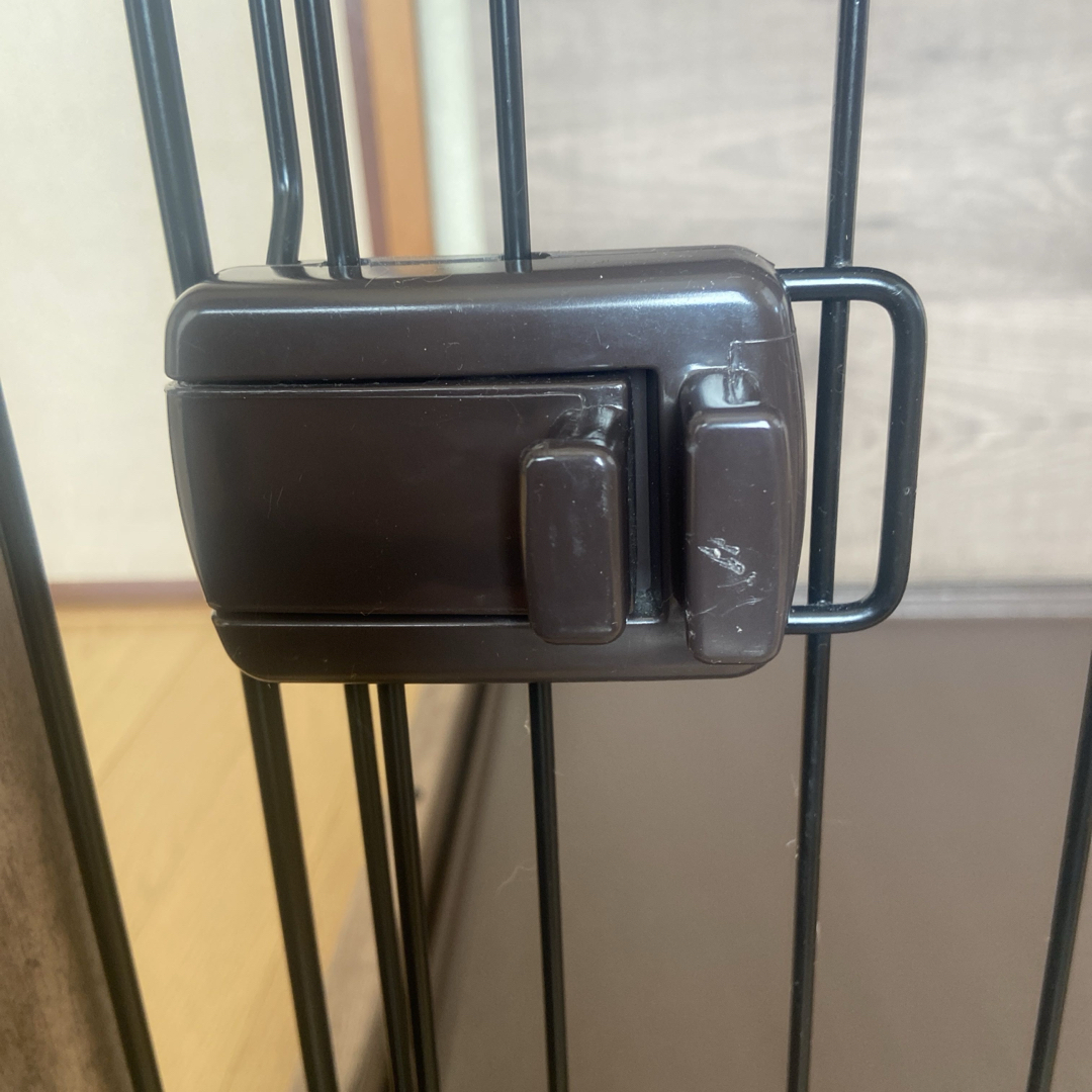 送料無料）犬用ゲージ 小型犬用 ロック付き扉 DCMウッディーサークルの