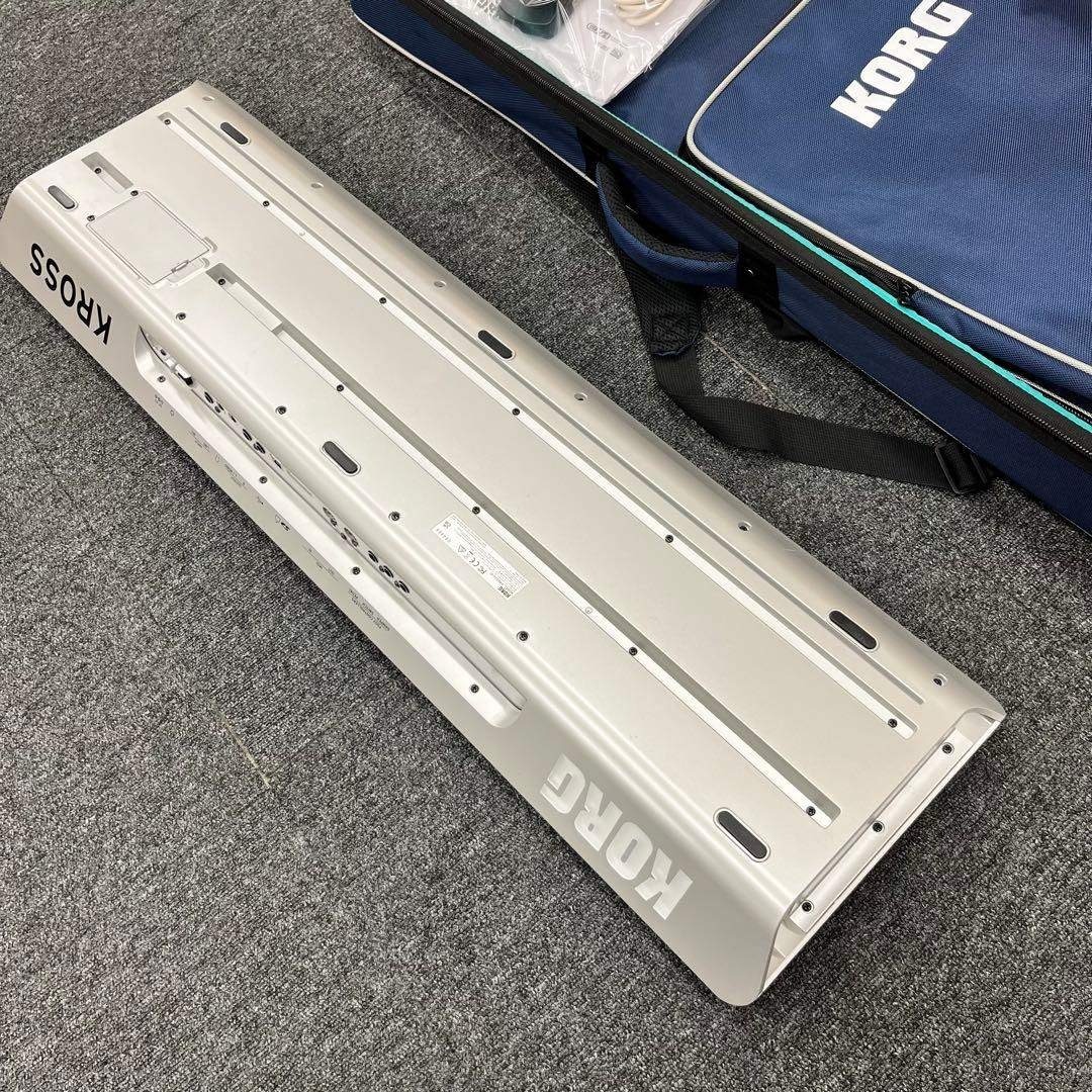 11425】 KORG kross2 61鍵 シンセサイザー ホワイト